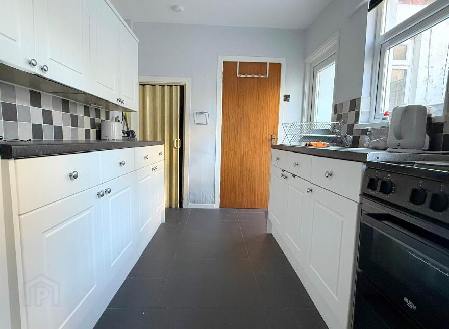 194 Ravenhill Avenue, Belfast, BT6 8LL