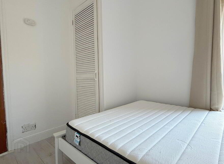 194 Ravenhill Avenue, Belfast, BT6 8LL