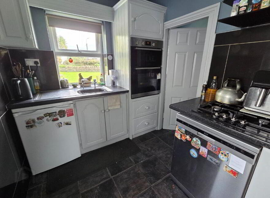 The Cottage, Mitchelstown Road, Cahir, E21FD23