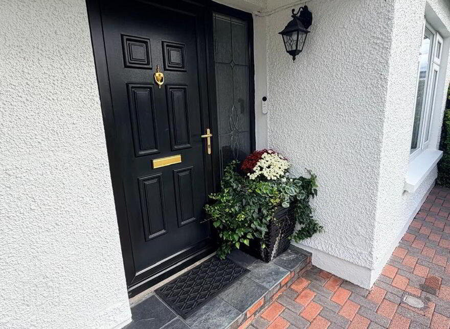 Trenarran, Nuns Walk, The Lough, T12W7V7