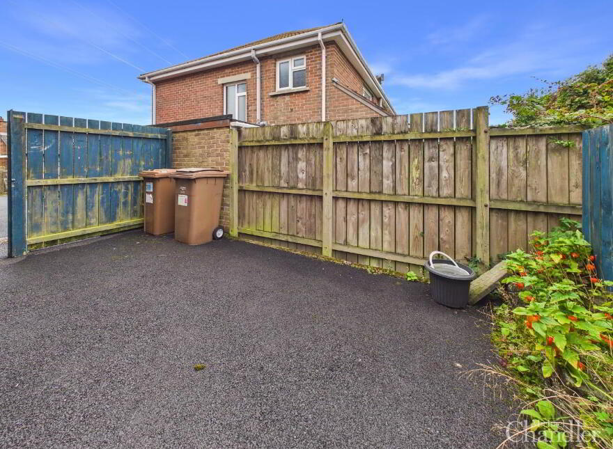 14 Glenholm Crescent, Belfast, BT8 6LS