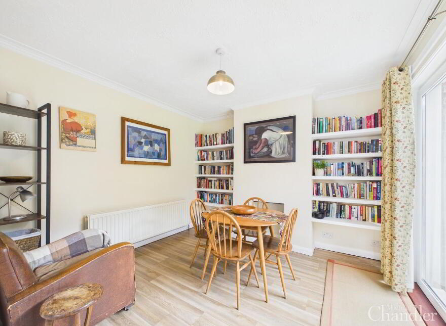 40 Ailesbury Crescent, Belfast, BT7 3EZ