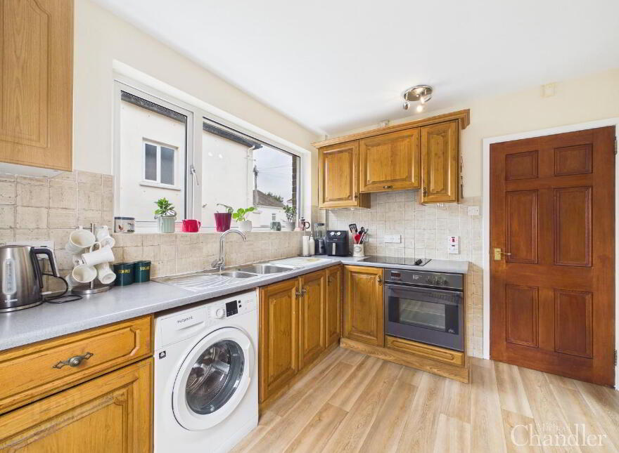 40 Ailesbury Crescent, Belfast, BT7 3EZ