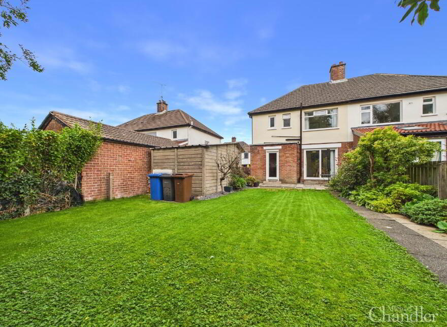 40 Ailesbury Crescent, Belfast, BT7 3EZ