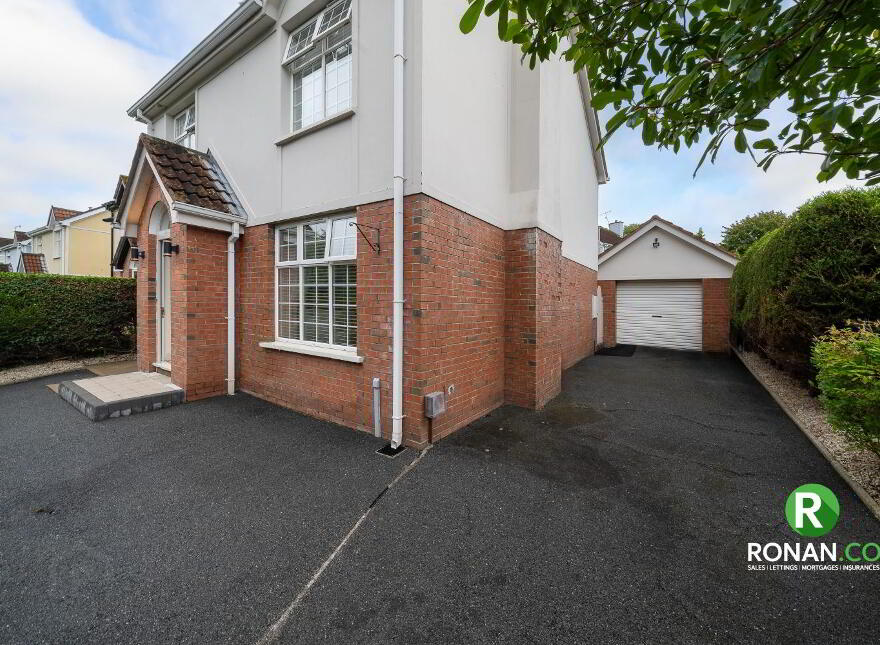 28 Tulacorr Gardens, Strabane, BT82 8RB