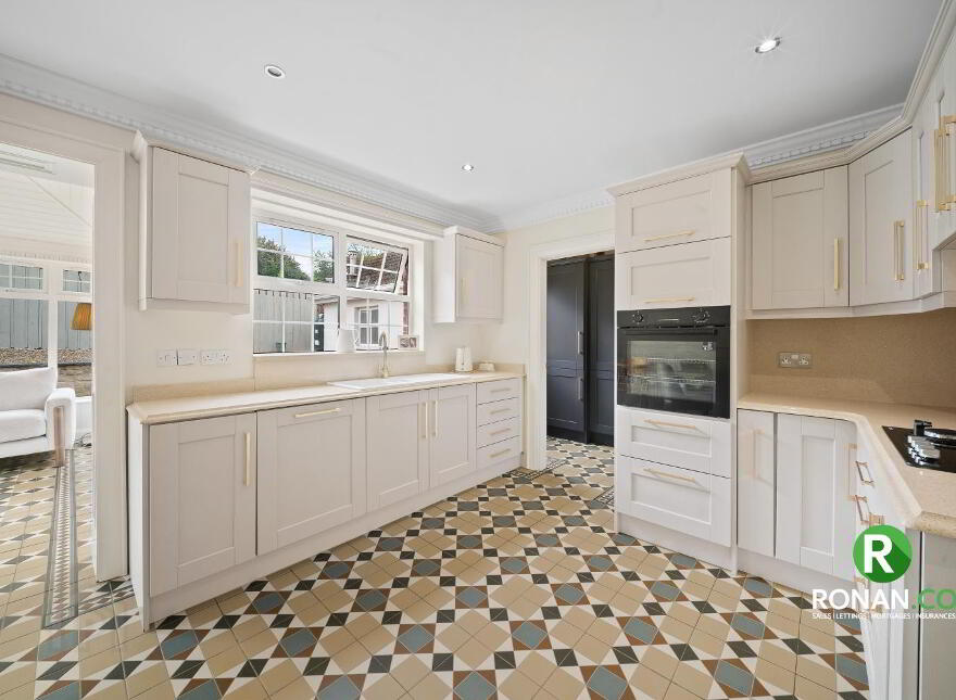 28 Tulacorr Gardens, Strabane, BT82 8RB