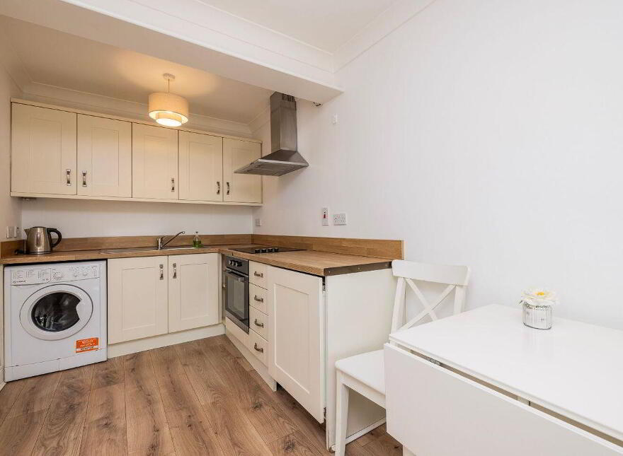 Apartment 4 Aston Abbey 10 Aston Quay, Temple Bar, Temple Bar, D02DH74