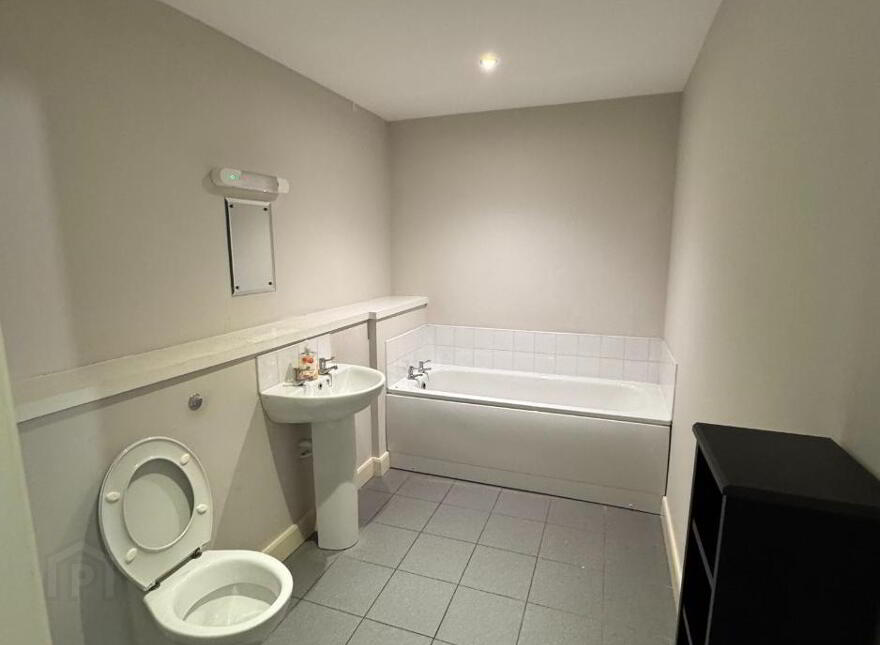 910 College Court Central, 56 King Street, Belfast, BT1 6BZ