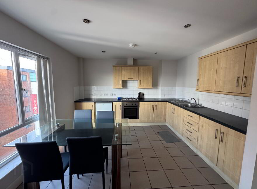 910 College Court Central, 56 King Street, Belfast, BT1 6BZ