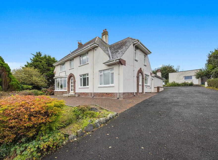 10 Ballaghmore Road, Portballintrae, BT57 8RH