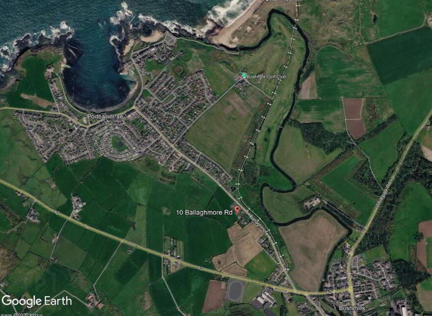 10 Ballaghmore Road, Portballintrae, BT57 8RH