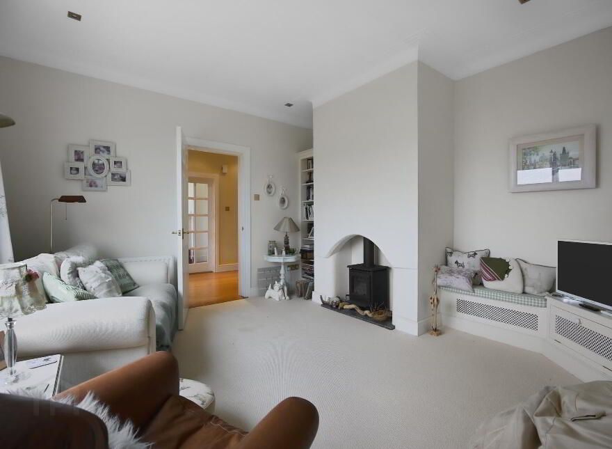 10 Ballaghmore Road, Portballintrae, BT57 8RH