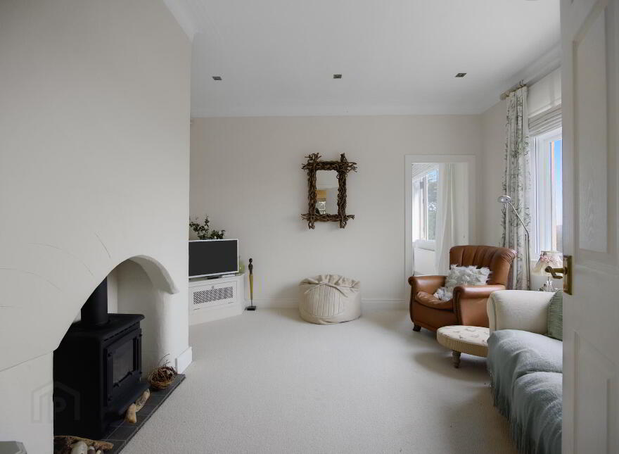 10 Ballaghmore Road, Portballintrae, BT57 8RH