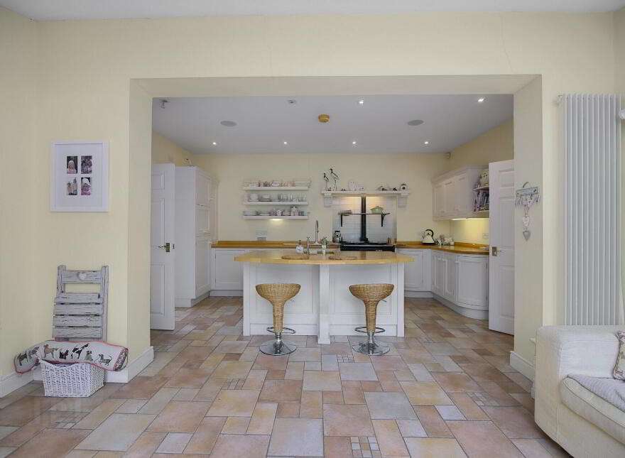 10 Ballaghmore Road, Portballintrae, BT57 8RH