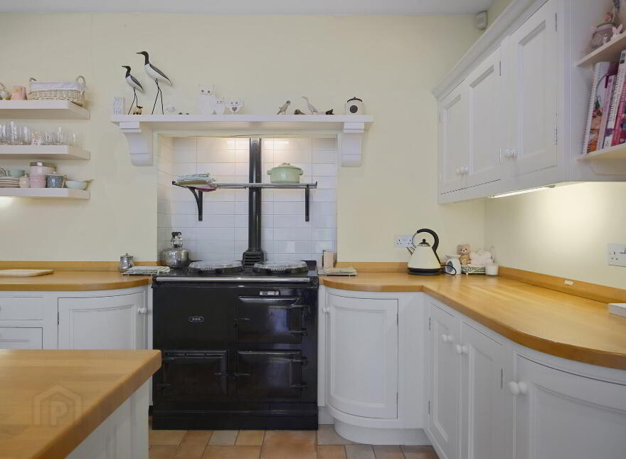 10 Ballaghmore Road, Portballintrae, BT57 8RH