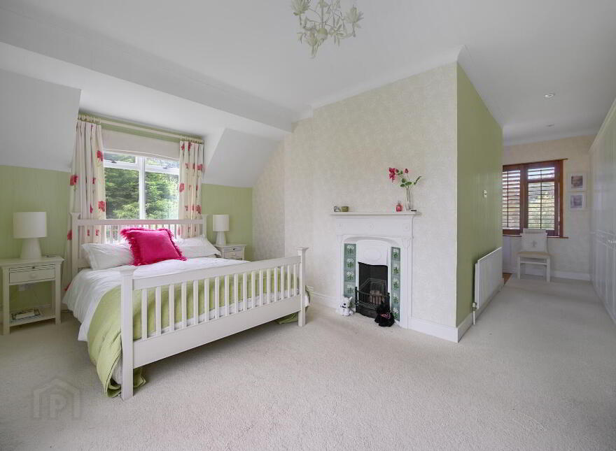 10 Ballaghmore Road, Portballintrae, BT57 8RH