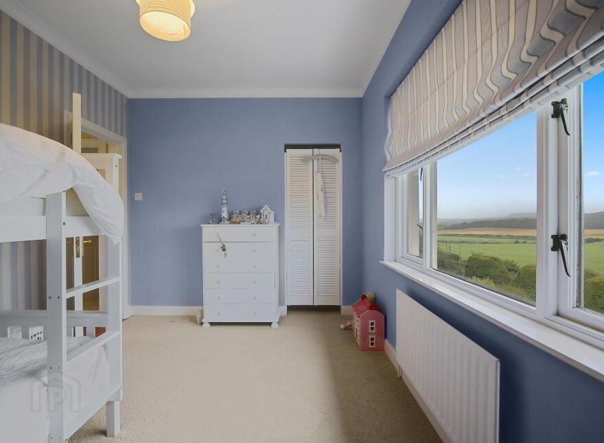 10 Ballaghmore Road, Portballintrae, BT57 8RH