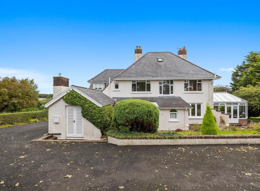 10 Ballaghmore Road, Portballintrae, BT57 8RH