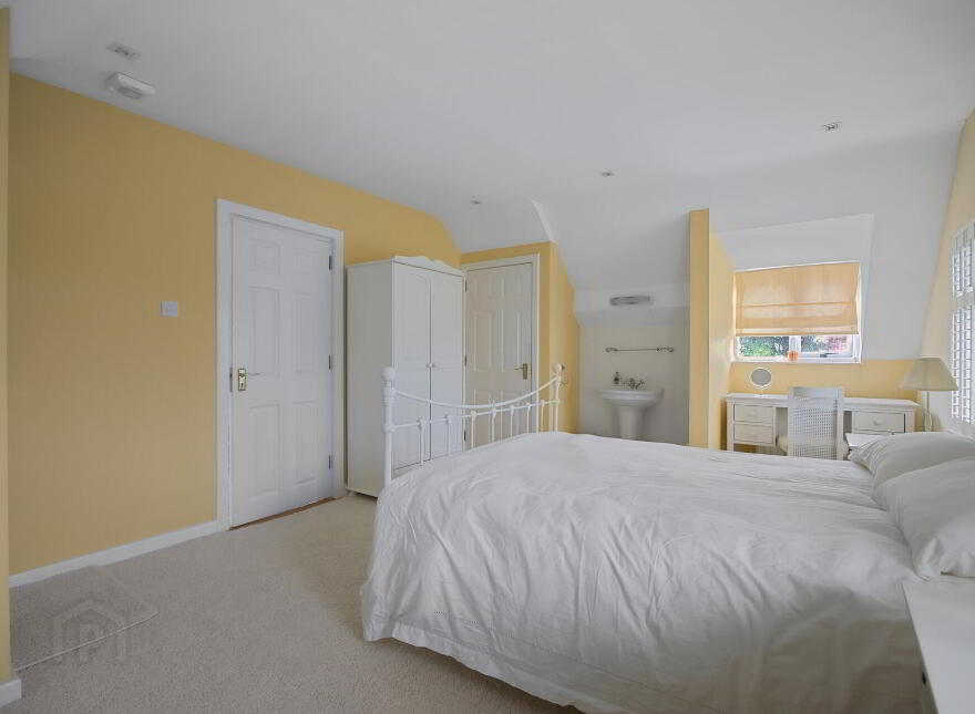 10 Ballaghmore Road, Portballintrae, BT57 8RH