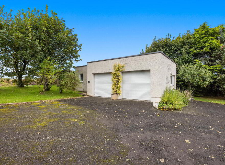10 Ballaghmore Road, Portballintrae, BT57 8RH