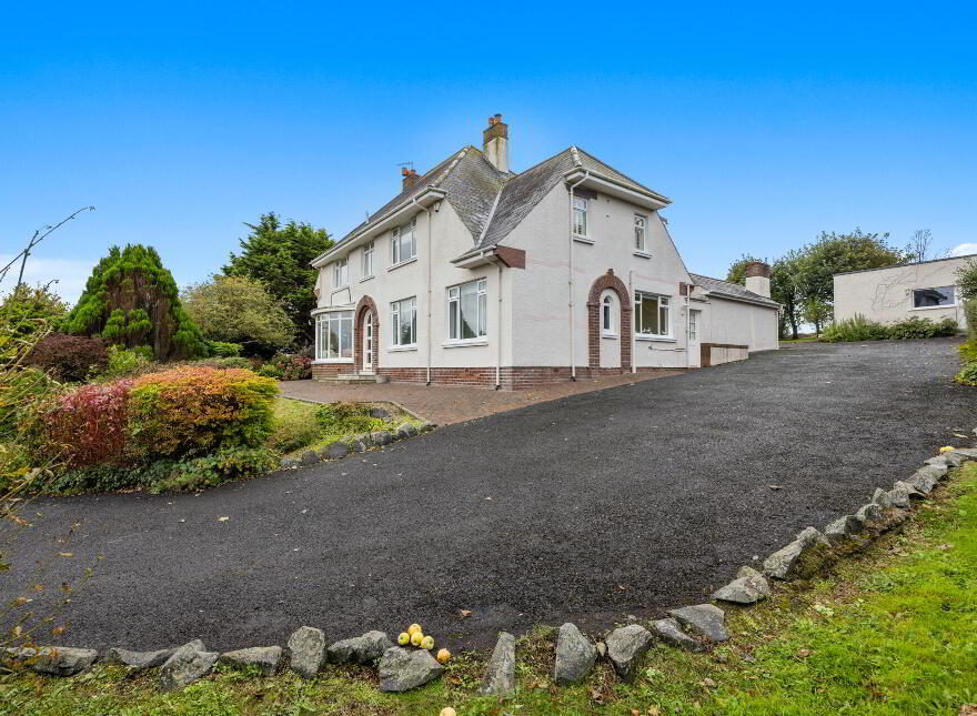 10 Ballaghmore Road, Portballintrae, BT57 8RH