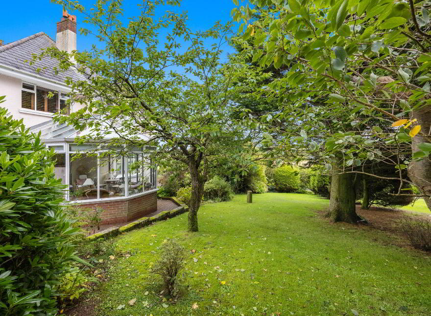 10 Ballaghmore Road, Portballintrae, BT57 8RH