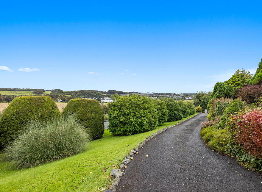 10 Ballaghmore Road, Portballintrae, BT57 8RH