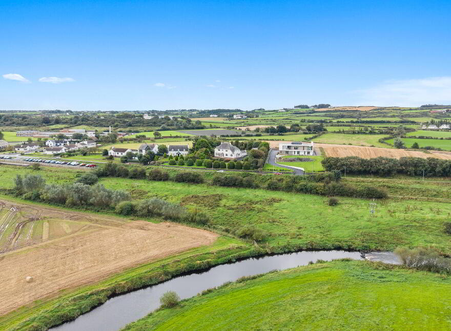 10 Ballaghmore Road, Portballintrae, BT57 8RH