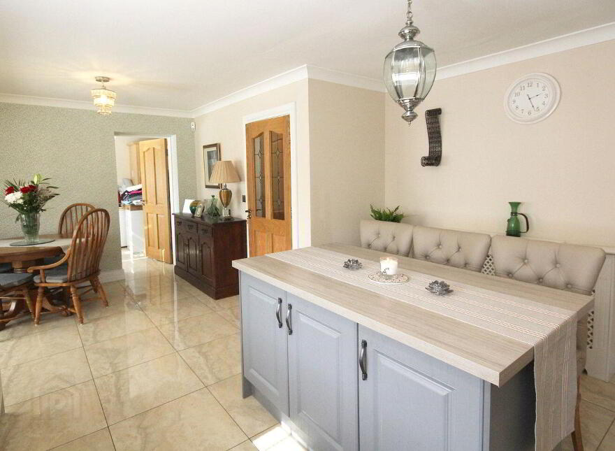 8 Deerpark Manor, Virginia, A82X260