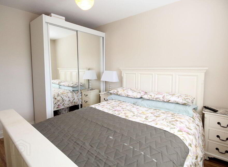 8 Deerpark Manor, Virginia, A82X260