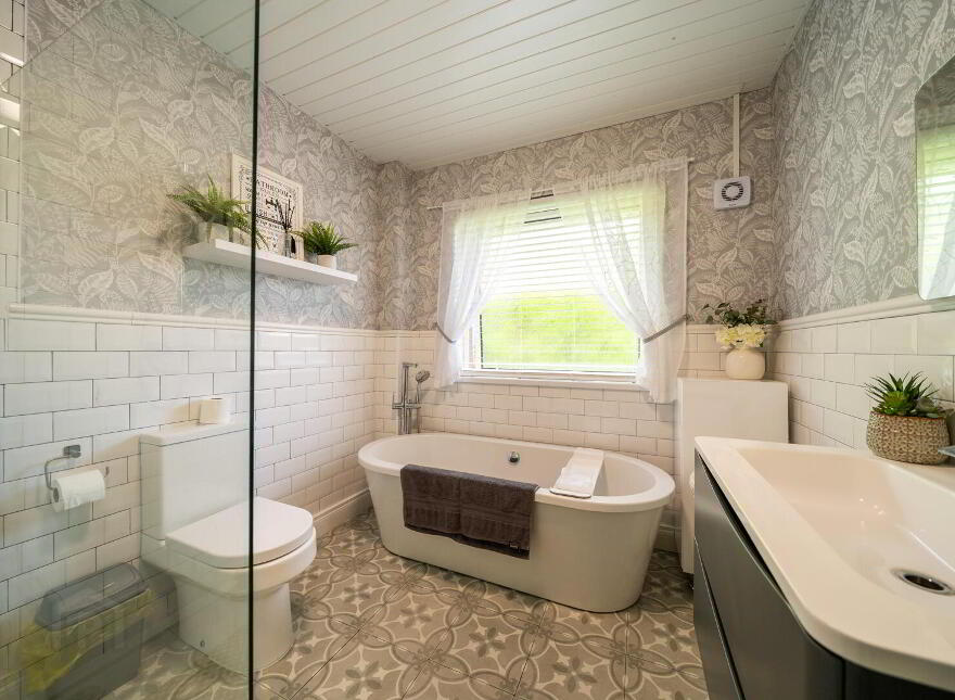 3 Henderson Avenue, Bangor, BT19 1NX