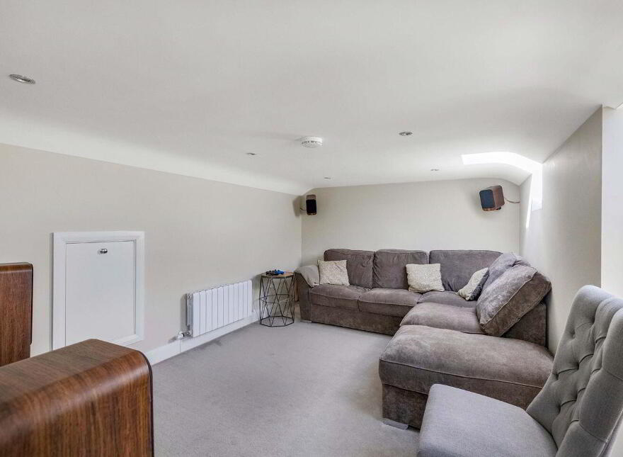 20 Comyn Manor, Swords, K67E7D0