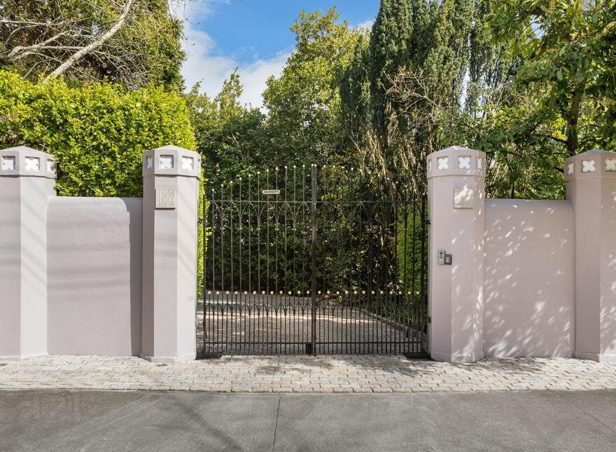 Tudor Lodge, South Hill Avenue, Blackrock, Blackrock, A94V6F5
