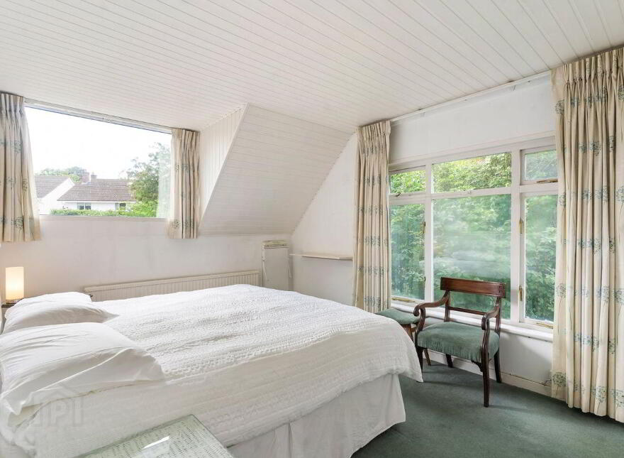Keady Galleon, Stillorgan Park, Blackrock, Blackrock, A94P621