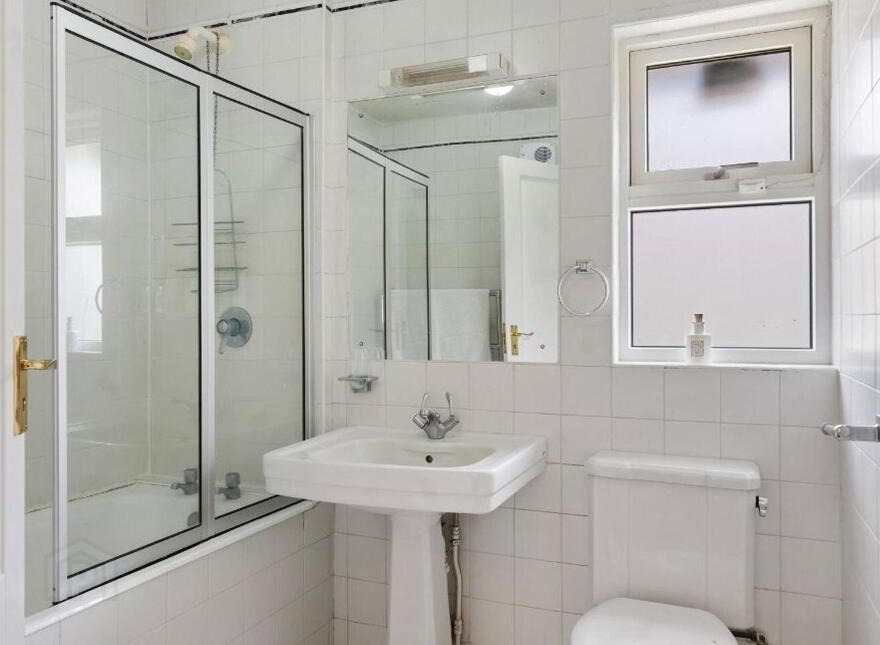 Keady Galleon, Stillorgan Park, Blackrock, Blackrock, A94P621