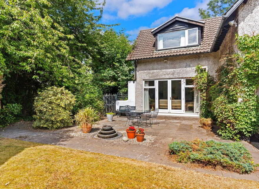 Keady Galleon, Stillorgan Park, Blackrock, Blackrock, A94P621