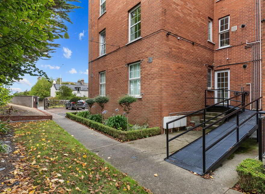 8 Verona, Queens Park, Monkstown, A94H228
