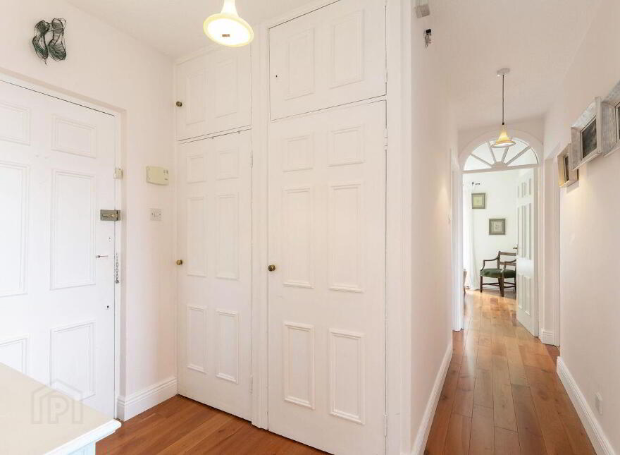 8 Verona, Queens Park, Monkstown, A94H228