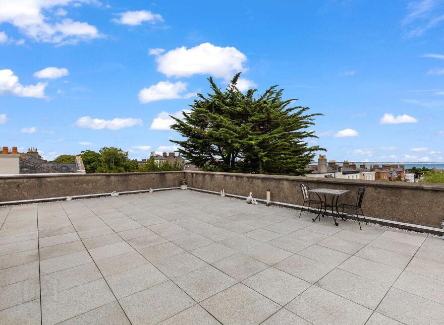 8 Verona, Queens Park, Monkstown, A94H228