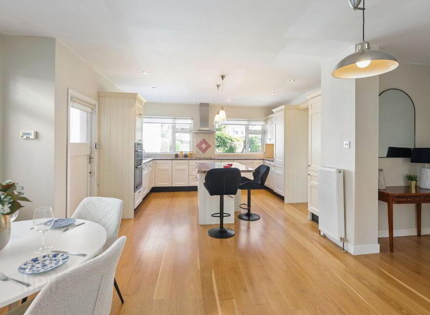 27 Woodbine Avenue, Booterstown, A94XV84