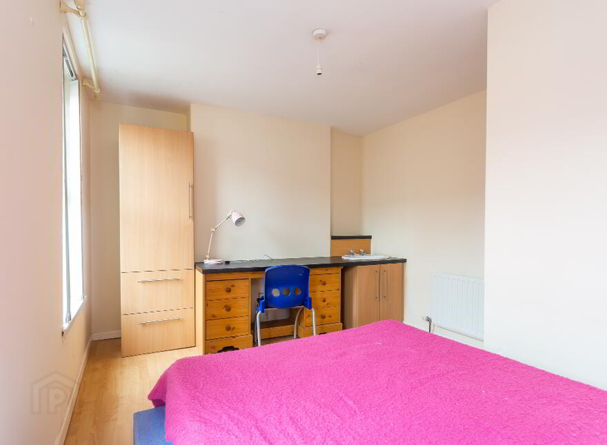 Agincourt Street, Belfast, BT7 1RB
