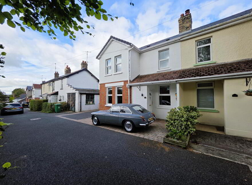 11 Bellevue Park, Lisburn, BT28 3DL