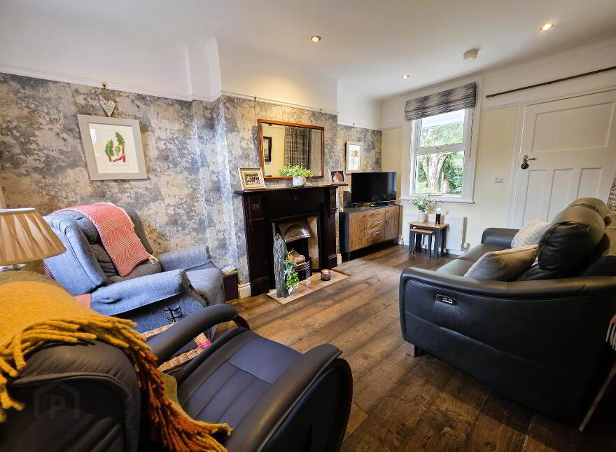 11 Bellevue Park, Lisburn, BT28 3DL