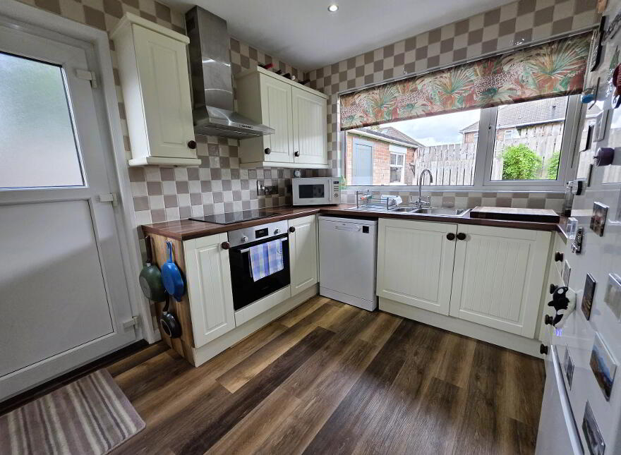 11 Bellevue Park, Lisburn, BT28 3DL