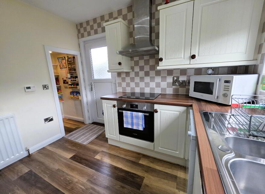 11 Bellevue Park, Lisburn, BT28 3DL