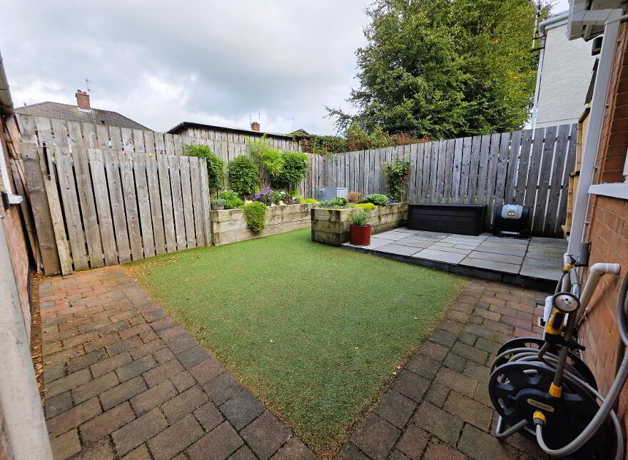 11 Bellevue Park, Lisburn, BT28 3DL