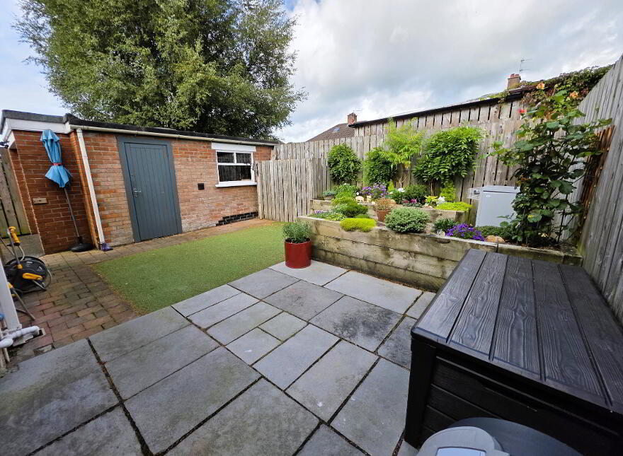 11 Bellevue Park, Lisburn, BT28 3DL