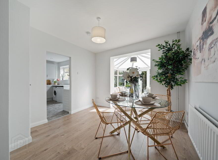 156 Locksley Park, Upper Lisburn Road, Belfast, BT10 0AT