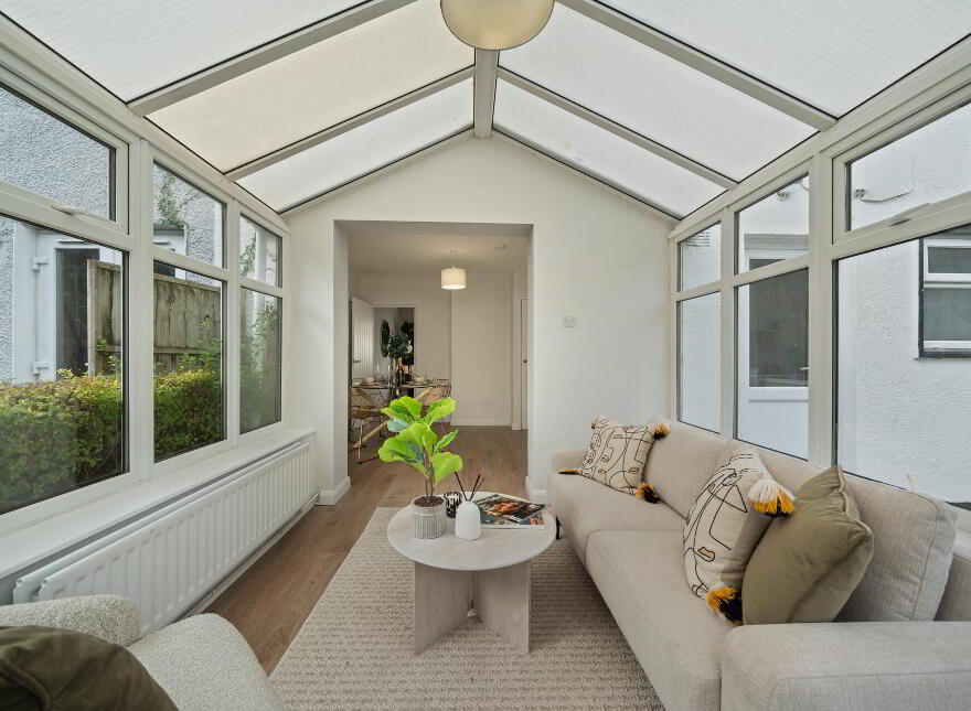156 Locksley Park, Upper Lisburn Road, Belfast, BT10 0AT