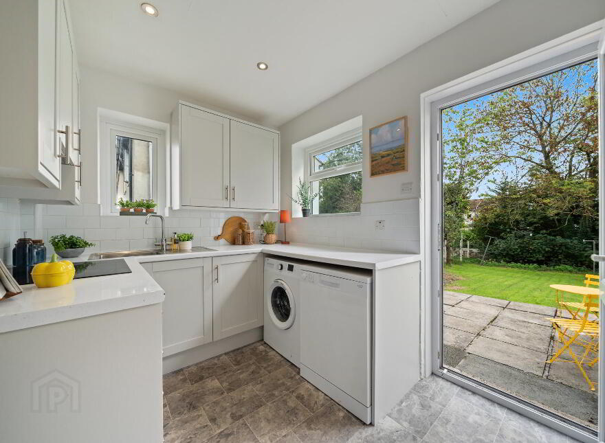 156 Locksley Park, Upper Lisburn Road, Belfast, BT10 0AT